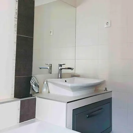 بيت للعطل Stylish House Close To The