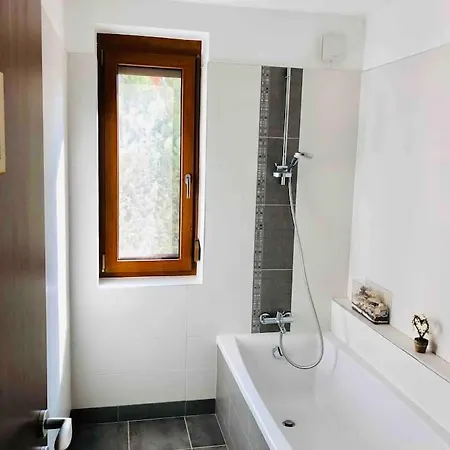 بيت للعطل Stylish House Close To The Fonyód